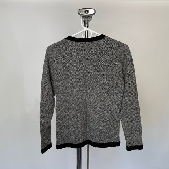 Banana Republic Italian wool sweater with shoulder button detail. XS. - Picture 6 of 7